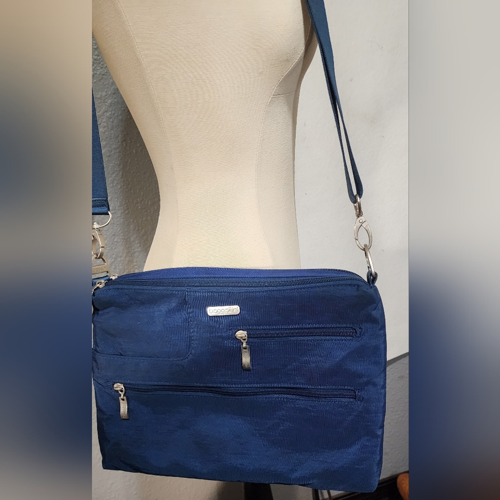 Baggallini Crossbody Tablet Bag